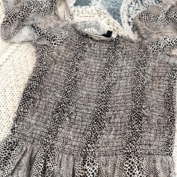 Jessica Simpson leopard print boho smocked top size large - Picture 7 of 7